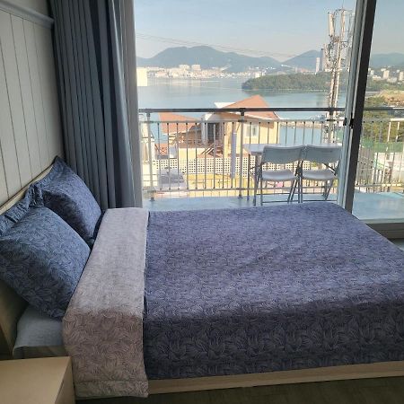 Yeosu Blooming Pension Eksteriør bilde