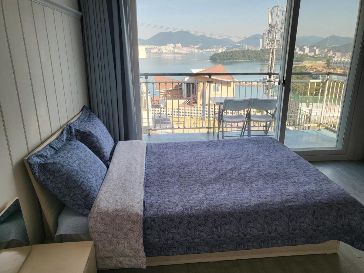 Yeosu Blooming Pension Eksteriør bilde
