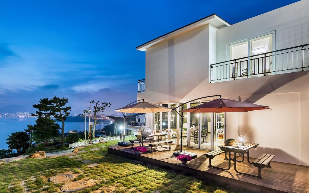 Yeosu Blooming Pension Eksteriør bilde